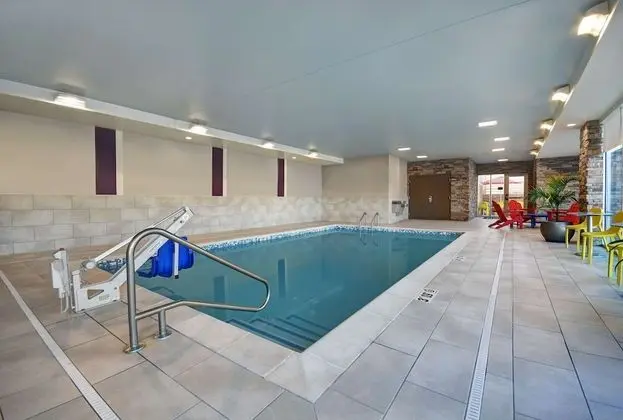 Home2 Suites by Hilton Columbus - Havuz