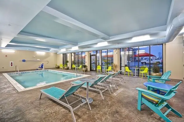 Home2 Suites by Hilton Columbus - East Broad Stree - Havuz