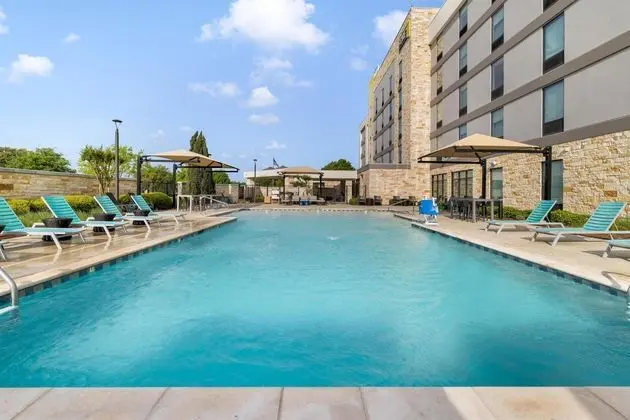 Home2 Suites by Hilton Dallas/Addison, TX - Havuz