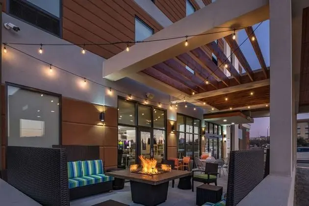 Home2 Suites by Hilton Dallas/DeSoto, TX