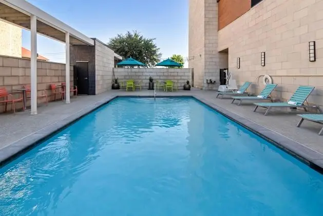 Home2 Suites by Hilton Dallas/Grand Prairie, TX - Havuz
