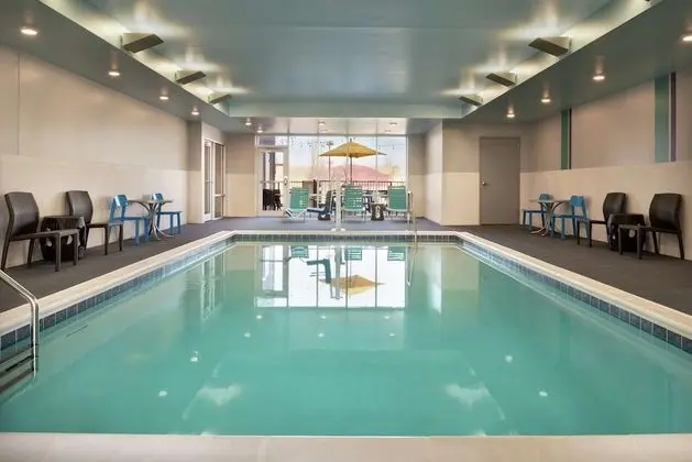 Home2 Suites by Hilton Dayton/Beavercreek - Havuz