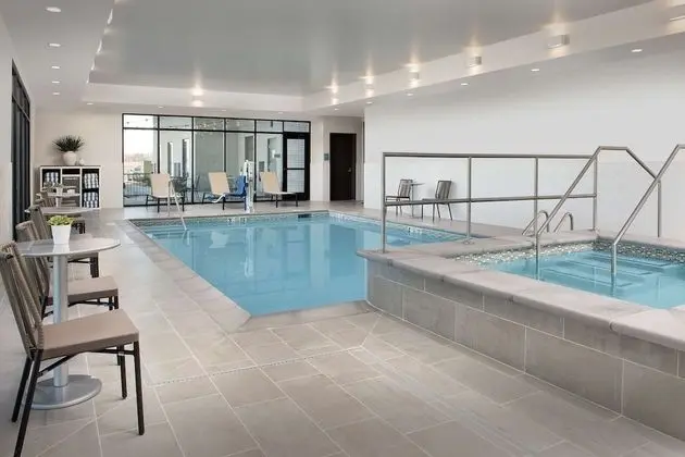 Home2 Suites by Hilton Denver Northfield - Havuz