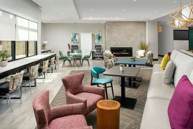 Home2 Suites by Hilton Denver Northfield - Lobi