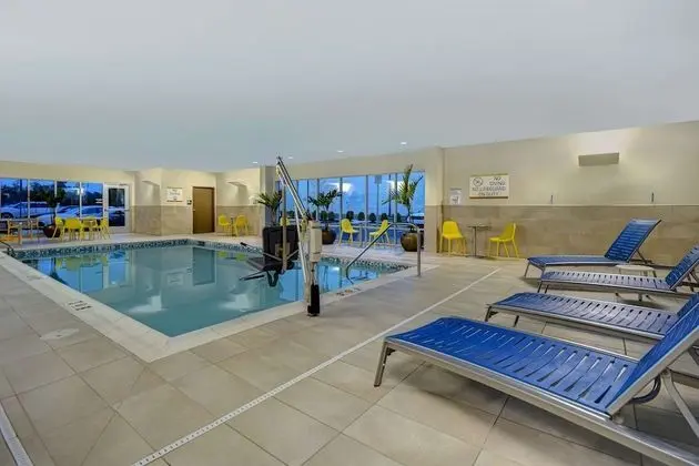 Home2 Suites by Hilton East Hanover - Havuz