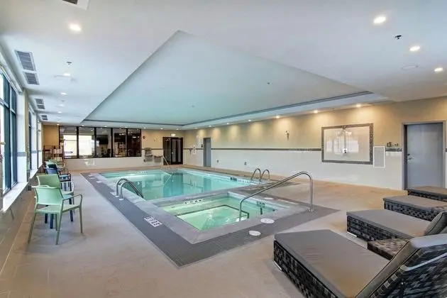 Home2 Suites by Hilton Edmonton South - Havuz