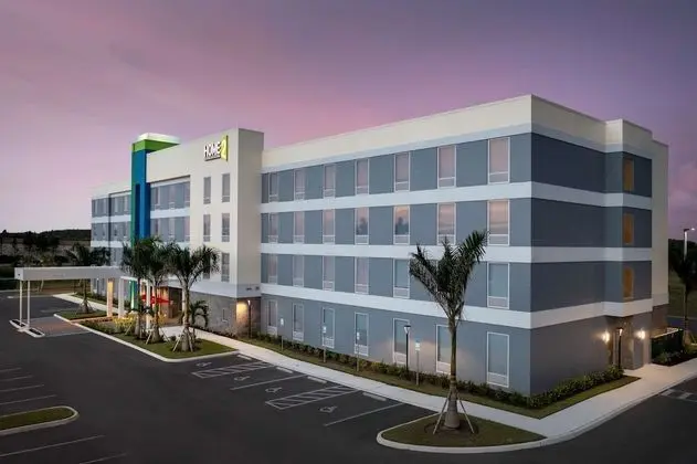 Home2 Suites by Hilton Fort Myers Airport - Dış Mekan