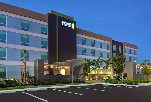 Home2 Suites by Hilton Fort Myers Colonial Blvd - Dış Mekan