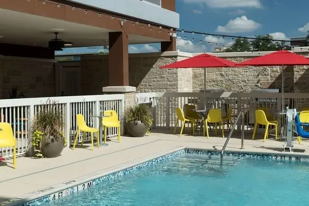 Home2 Suites by Hilton Fort Worth Cultural District - Havuz