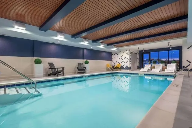 Home2 Suites by Hilton Fredericksburg South - Havuz