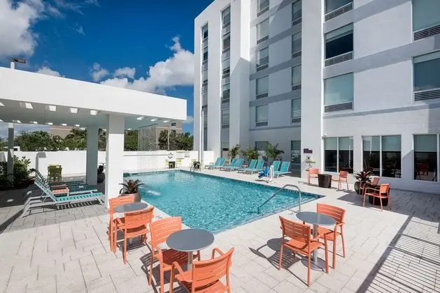 Home2 Suites by Hilton Ft. Lauderdale Airport/Crui - Havuz