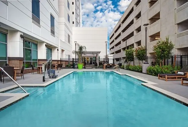 Home2 Suites by Hilton Houston Medical Center, TX - Havuz