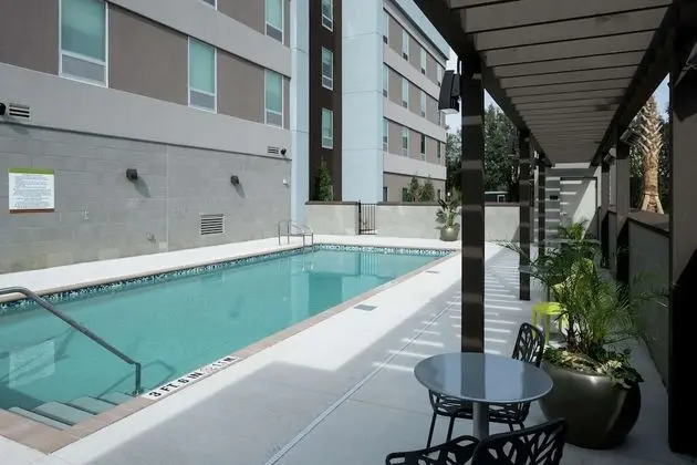 Home2 Suites by Hilton Jacksonville Airport - Havuz
