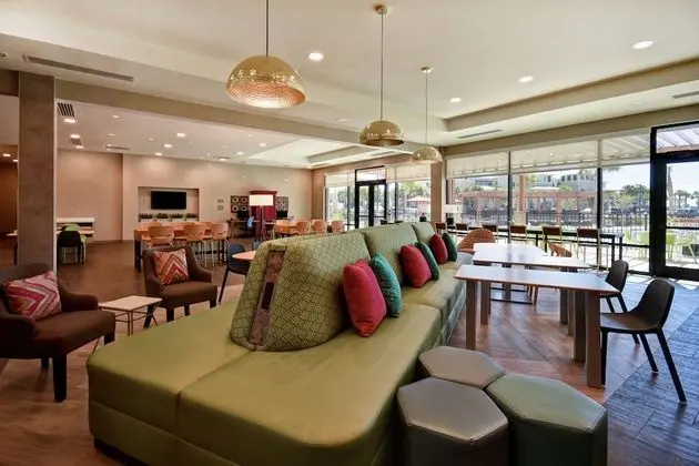 Home2 Suites by Hilton Jekyll Island - Lobi