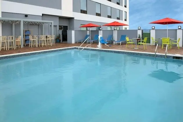 Home2 Suites by Hilton Kenner New Orleans Airport - Havuz