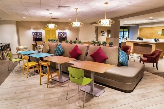 Home2 Suites by Hilton Las Vegas City Center - Lobi