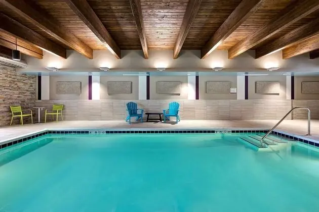 Home2 Suites by Hilton Lincolnshire Chicago - Havuz