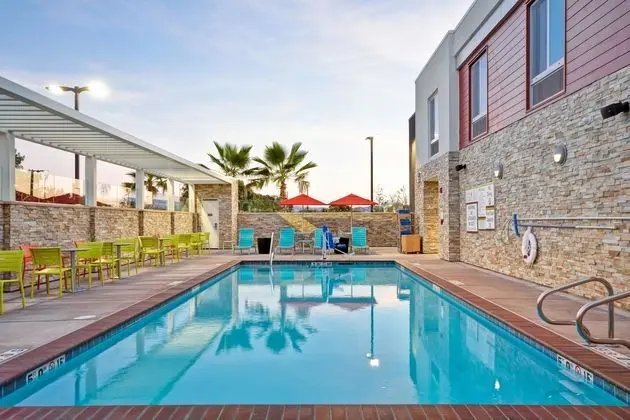 Home2 Suites by Hilton Livermore - Havuz