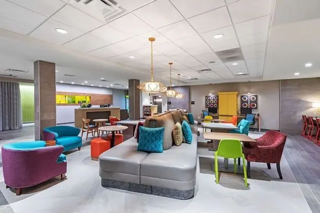 Home2 Suites by Hilton Midland East - Lobi