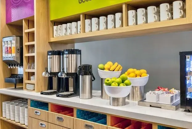 Home2 Suites by Hilton Minneapolis Downtown, MN - Yerinde Yemek