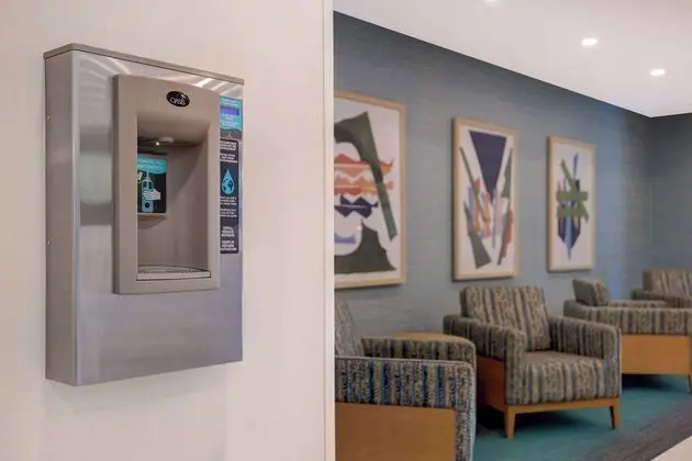 Home2 Suites by Hilton Montreal Dorval - Lobi