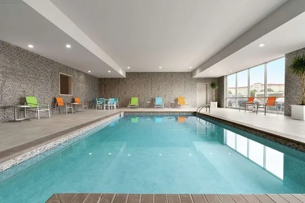 Home2 Suites by Hilton Norfolk Airport - Havuz
