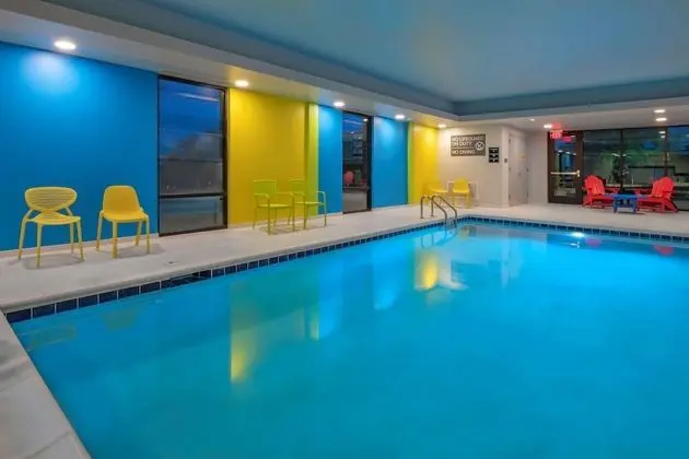 Home2 Suites by Hilton Omaha I-80 at 72nd Street, NE - Havuz