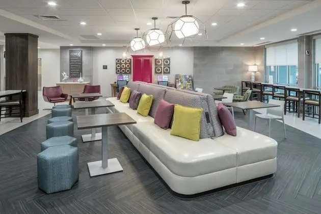 Home2 Suites by Hilton Orlando Airport - Lobi