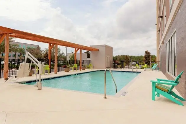 Home2 Suites by Hilton Orlando South John Young Pa - Havuz