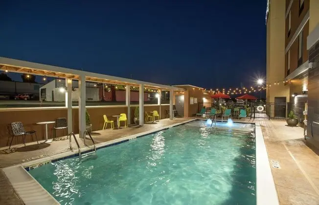 Home2 Suites by Hilton Owasso, OK - Havuz