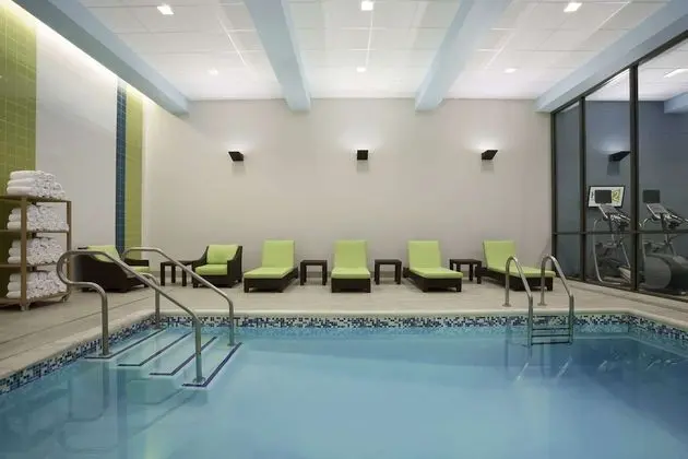 Home2 Suites by Hilton Philadelphia - Convention Center, PA - Havuz