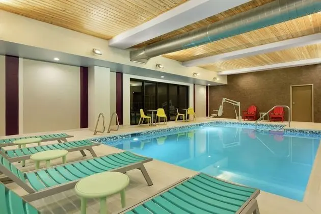 Home2 Suites by Hilton Portland Airport OR - Havuz