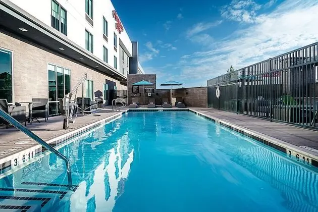 Home2 Suites by Hilton Riverside March Air Force Base - Havuz
