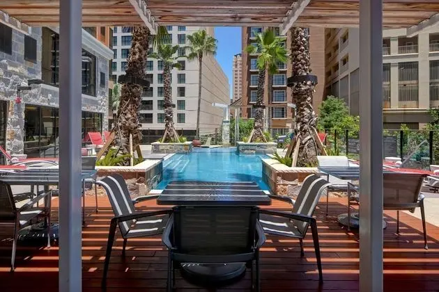 Home2 Suites by Hilton San Antonio Riverwalk, TX - Havuz
