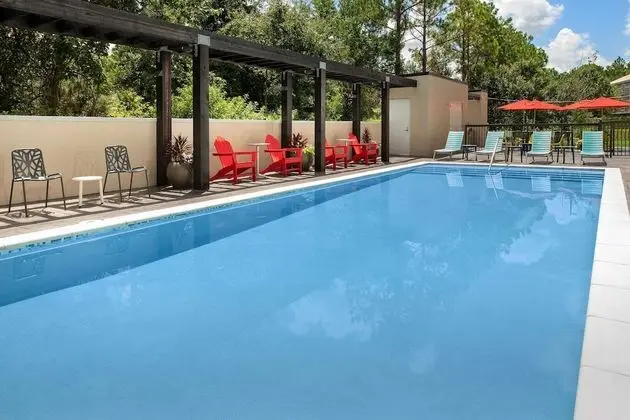 Home2 Suites by Hilton St. Augustine I-95 - Havuz