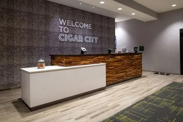 Home2 Suites by Hilton Tampa Downtown Channel District - Lobi