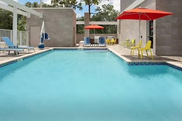 Home2 Suites by Hilton Tampa Westshore Airport, FL - Havuz