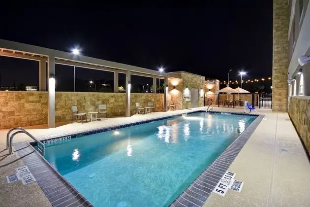 Home2 Suites by Hilton Turlock, CA - Havuz