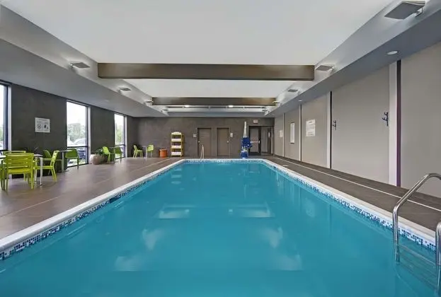 Home2 Suites by Hilton Utica, NY - Havuz