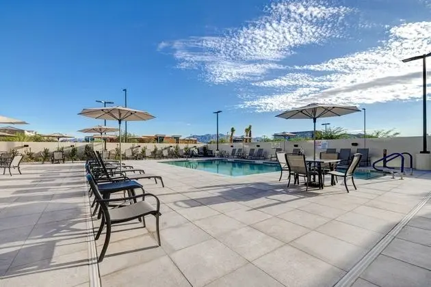 Home2 Suites by Hilton Vero Beach I-95 - Havuz