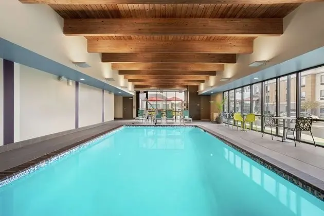 Home2 Suites by Hilton Warminster Horsham - Havuz