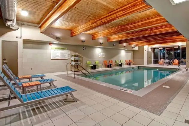 Home2 Suites by Hilton West Edmonton, Alberta, Canada - Havuz