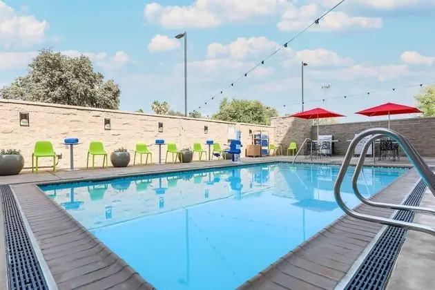 Home2 Suites by Hilton West Sacramento, CA - Havuz