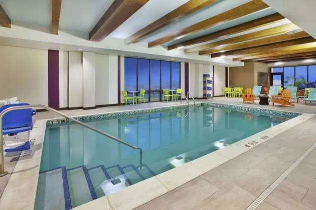 Home2 Suites Pittsburgh Area/Beaver Valley, PA - Havuz