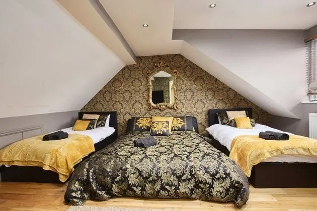 Homebird Property - Carter Knowle House
