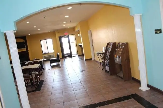 Homegate Inn and Suites - Lobi