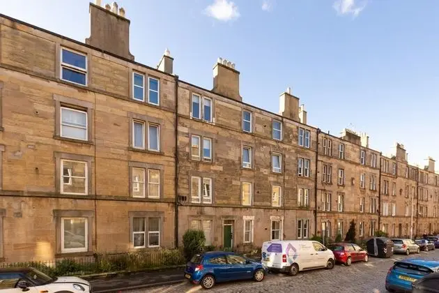 Homely 1 Bedroom Flat Near Haymarket Station