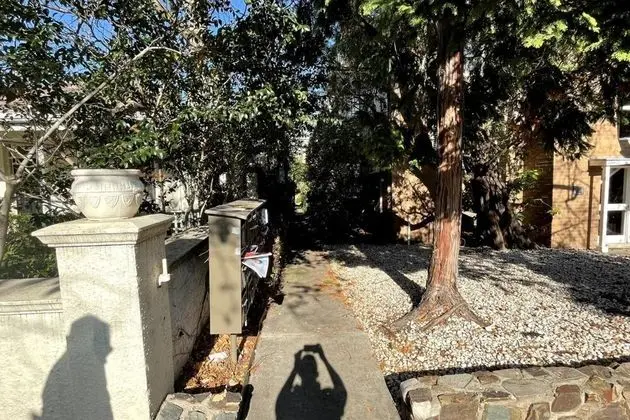 Homely 1 Bedroom Retreat in South Yarra With Balcony