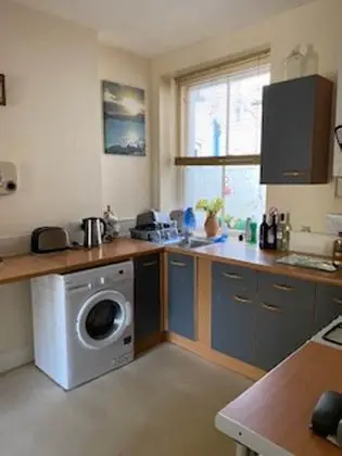 Homely 2-bed Apartment in Combe Martin - Mutfak