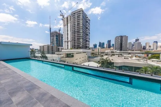 Homely Apartment in South Brisbane - Havuz